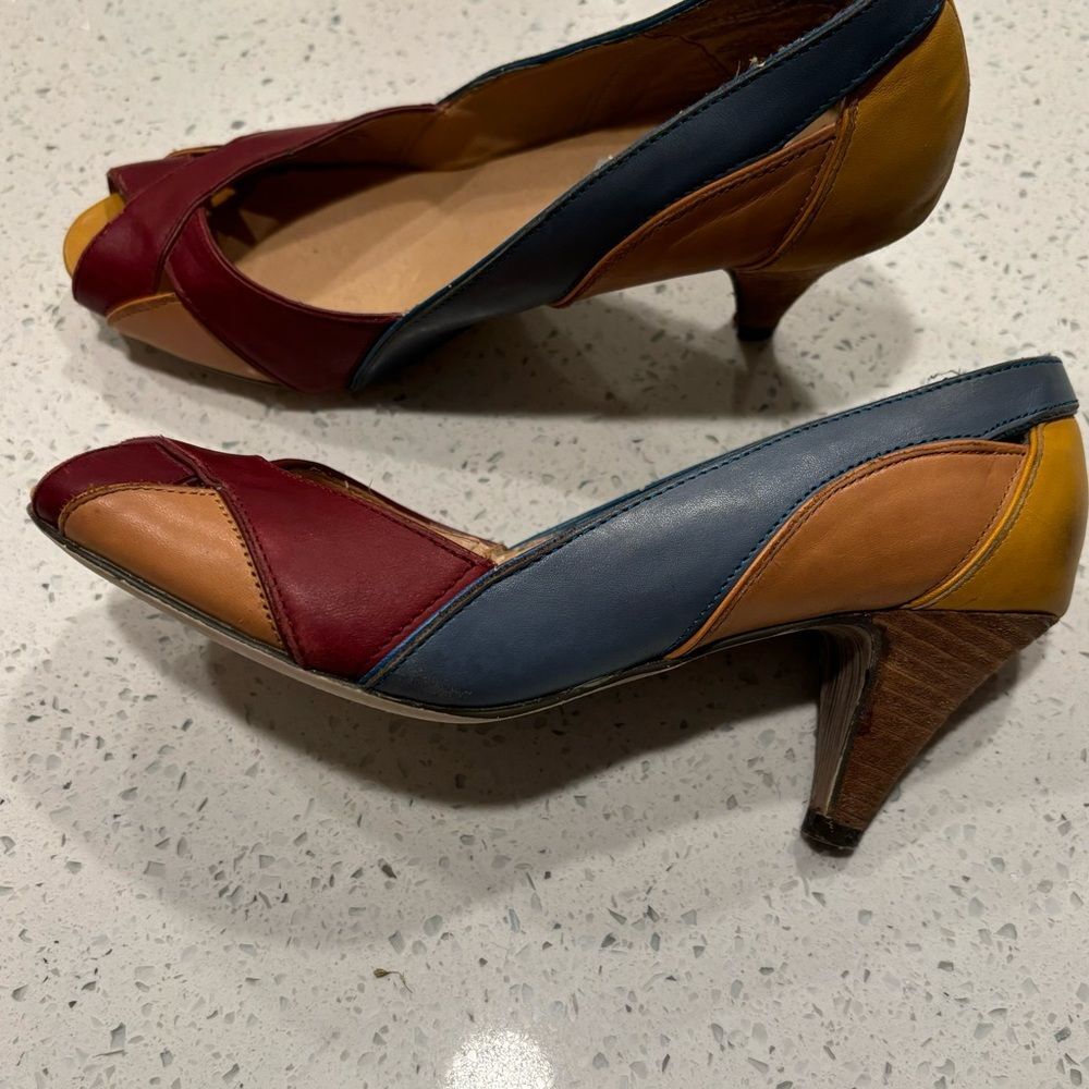 Steve Madden Sallsa Multicolor Leather Pumps Peep Toe Red Yellow Blue Size 6.5 - Picture 5 of 11